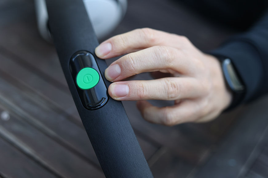 Der VK7 hat vier Saugstufen, die am Griff eingestellt werden können.